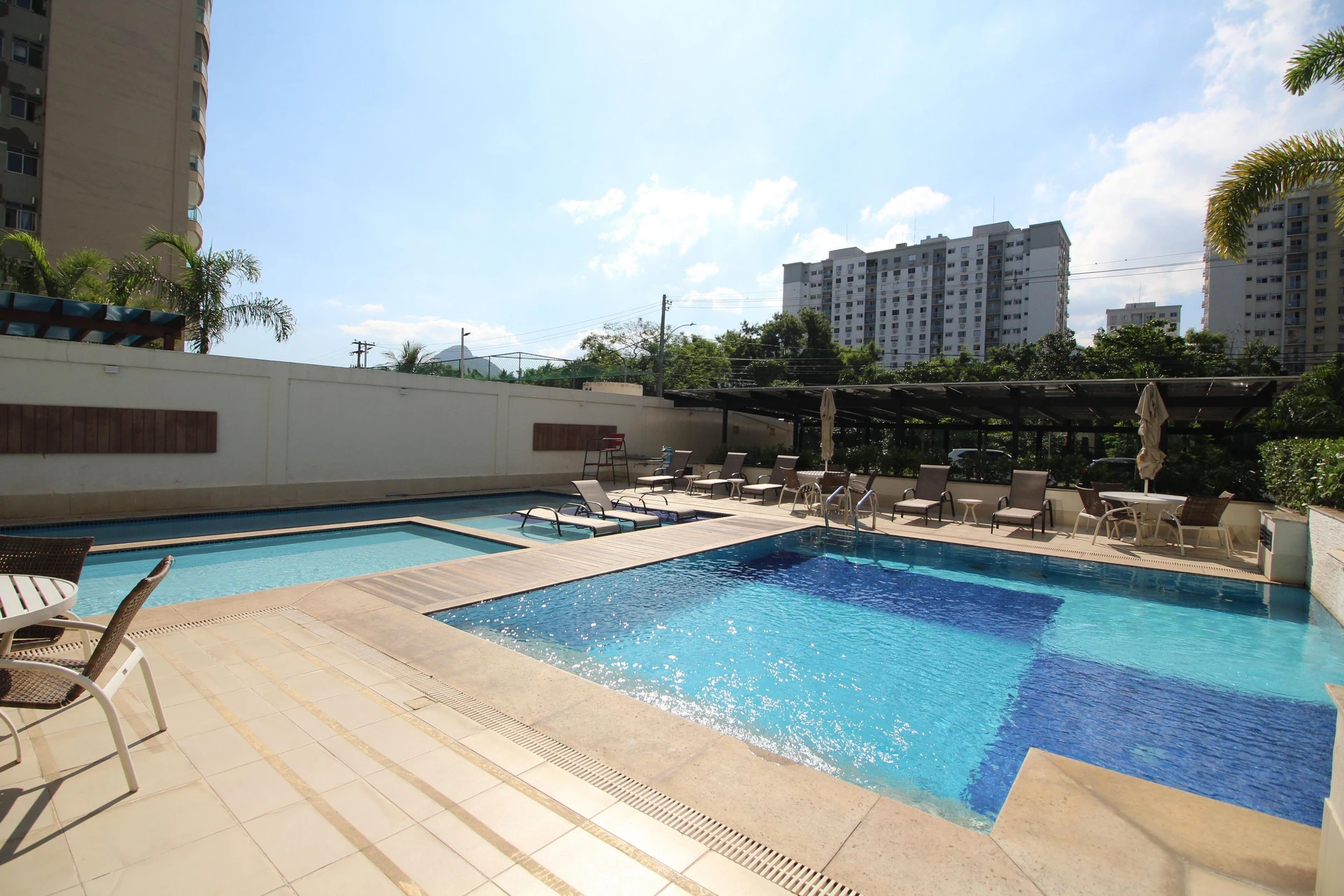 Glass-enclosed balcony in a 3-bedroom apartment, 77 m² — photo 15