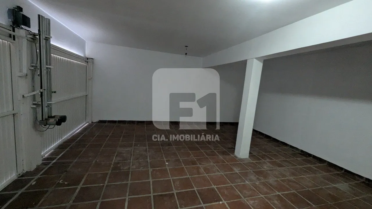 House with 6 bedrooms, en-suite and parking for 6 — photo 26