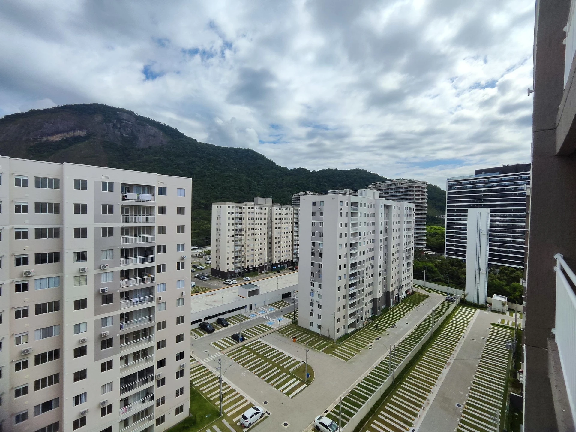 2-bedroom apartment with a balcony and 1 parking spot — photo 19