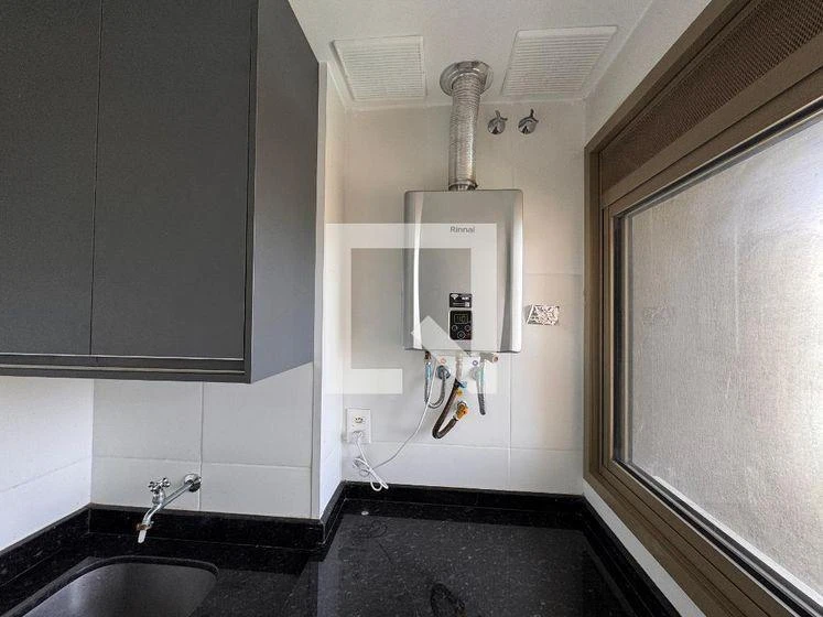 Квартира 125 м² с застеклённым балконом и рабочим местом — photo 49