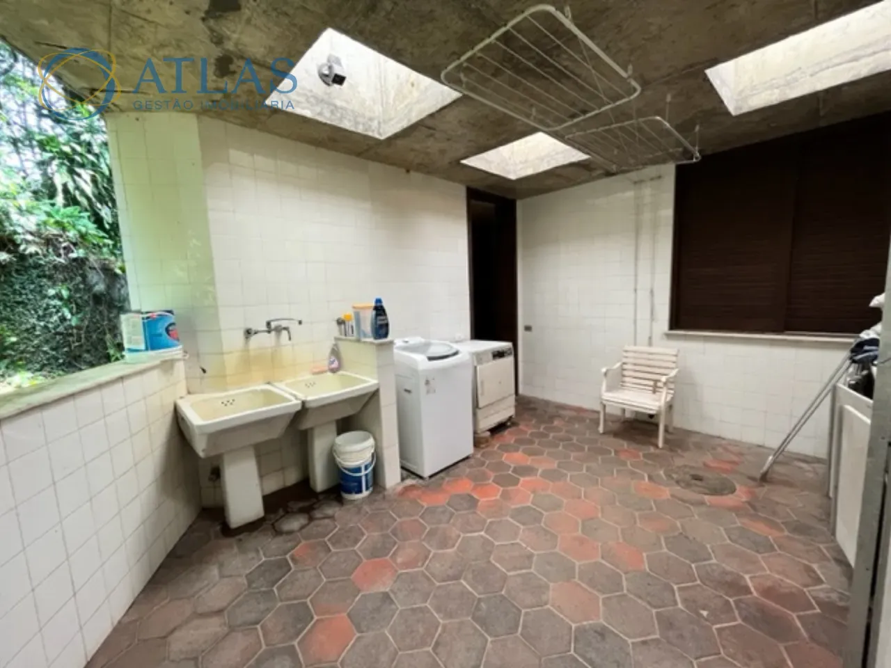 Будинок без меблів з 5 спальнями і 5 ванними, 903 м² — photo 58