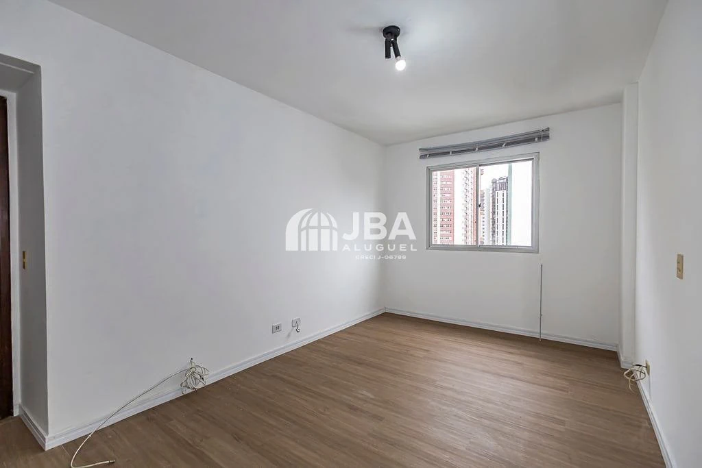 2-bedroom apartment with wood or laminate floors in Curitiba — photo 15