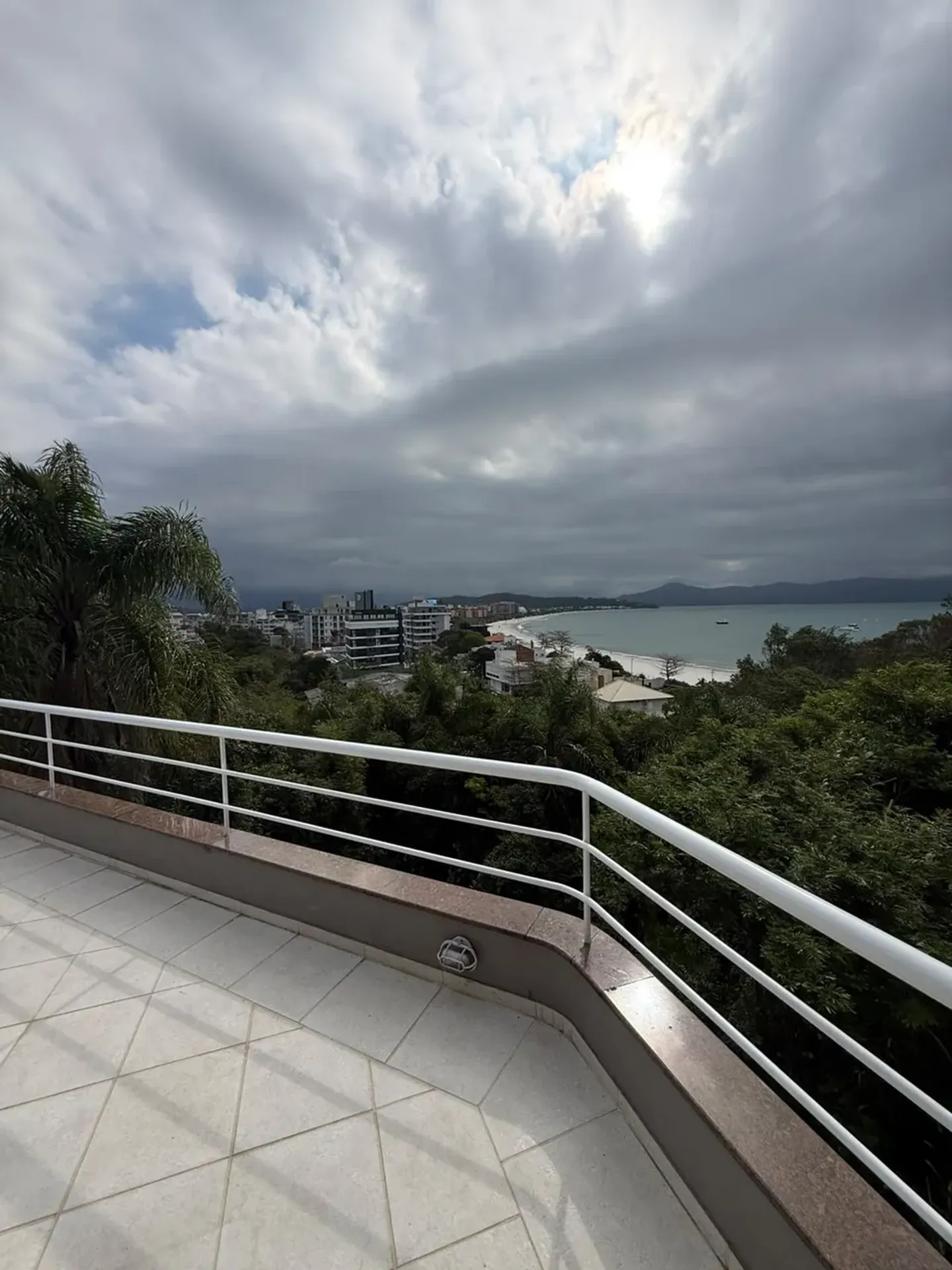Water view in a 3-bedroom house, 180 m² — photo 16