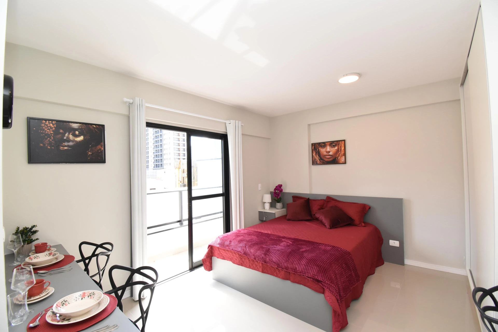 Furnished studio, 22 m², with a glass-enclosed balcony — photo 12