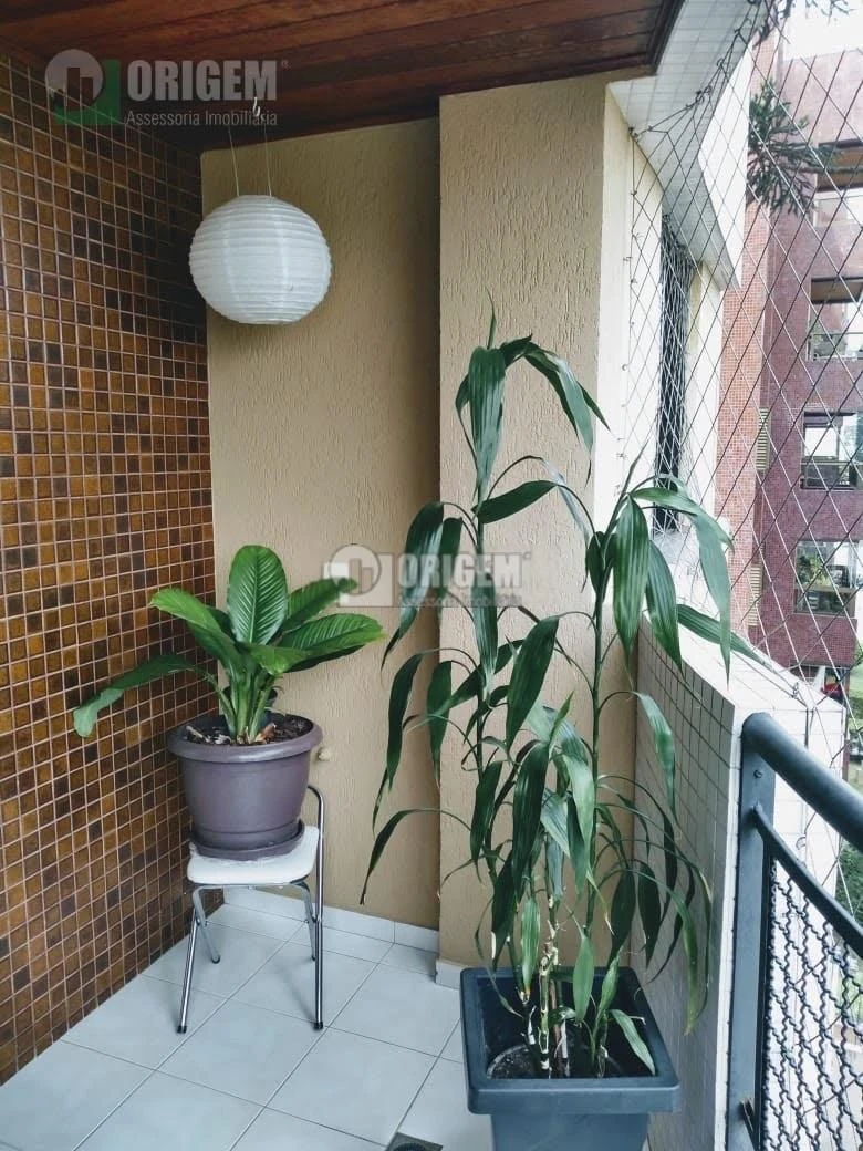 3-bedroom apartment with a home office in Curitiba — photo 11