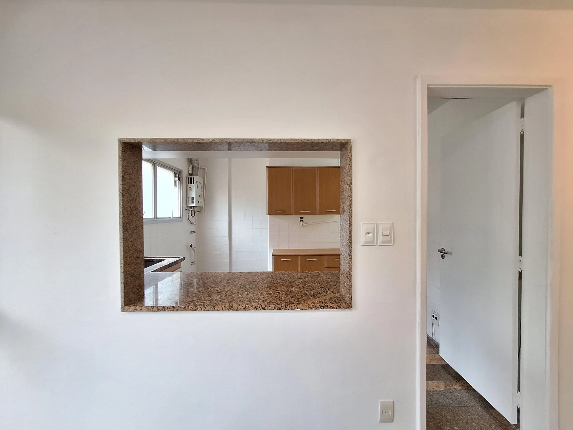 Apartamento de 75 m² com jacuzzi e varanda envidraçada — photo 2