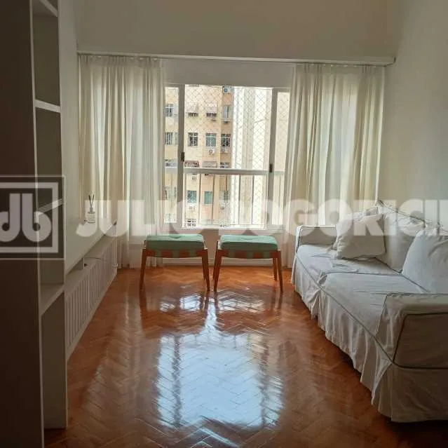 Floor-to-ceiling windows in a 2-bedroom apartment, 80 m² — photo 8
