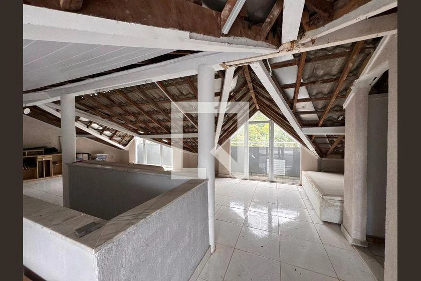 House with 3 en-suites and 3 parking spots, 270 m² — photo 42