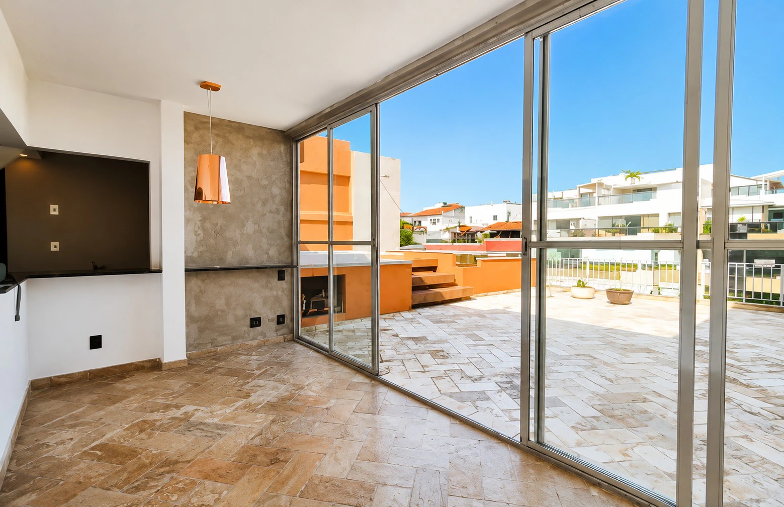 Apartamento com 2 quartos, terraço e 2 vagas — photo 2