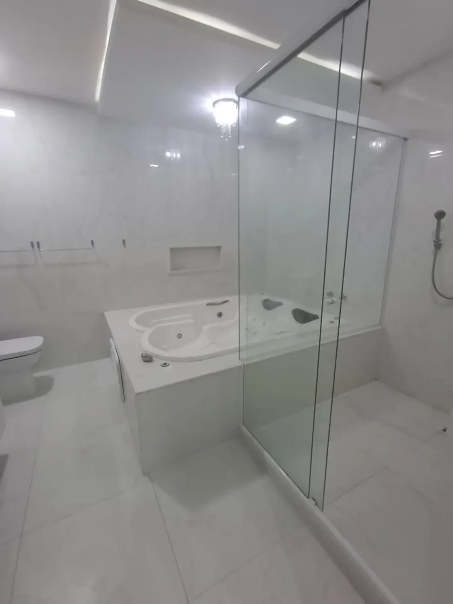 Furnished house with 4 suites and 5 bathrooms, 434 m² — photo 39