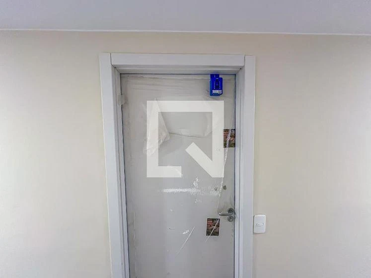 2-bedroom apartment in a building with a gym — photo 33