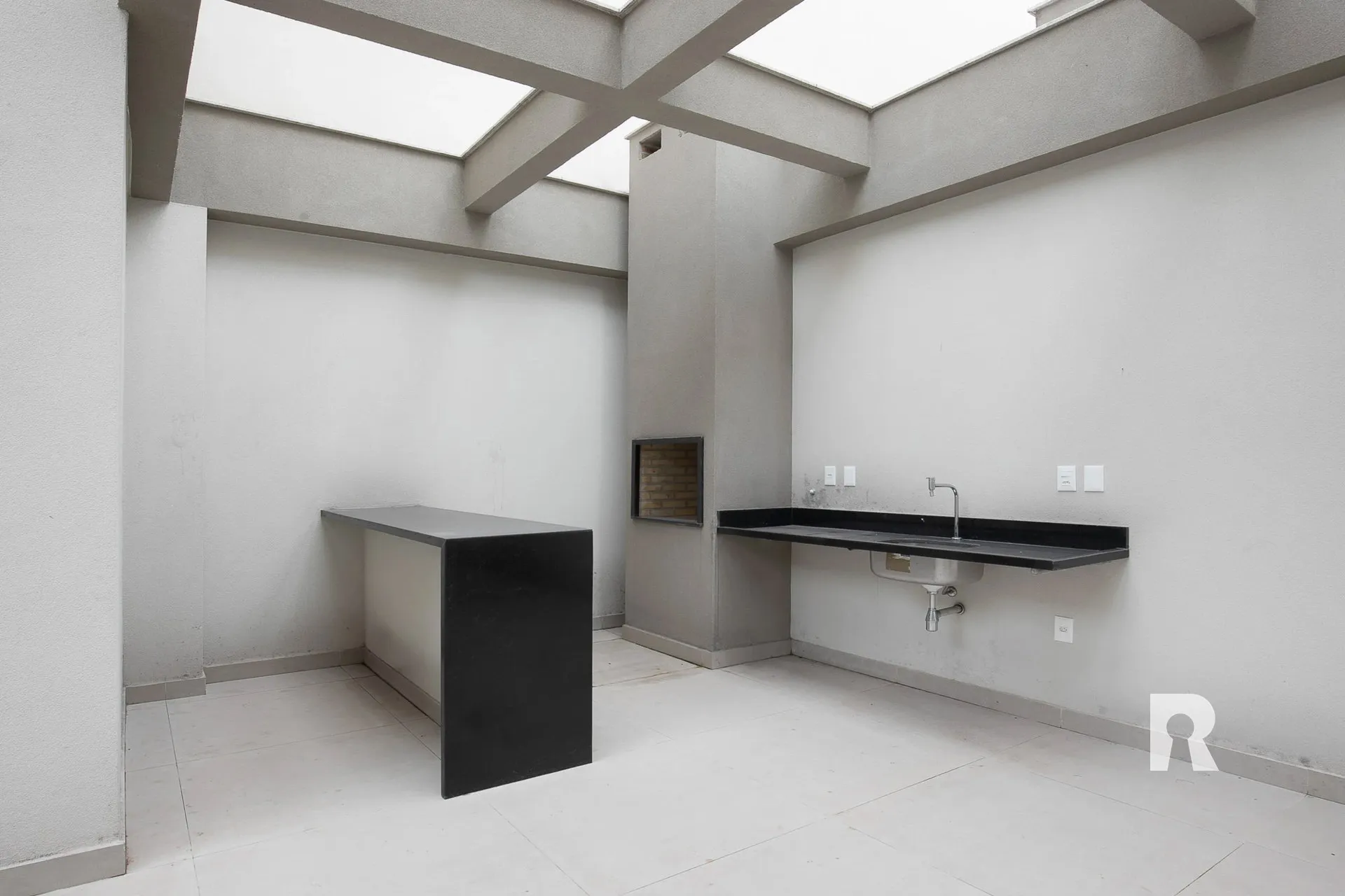 4-bedroom house, all with their own bathrooms, 337 m² — photo 20