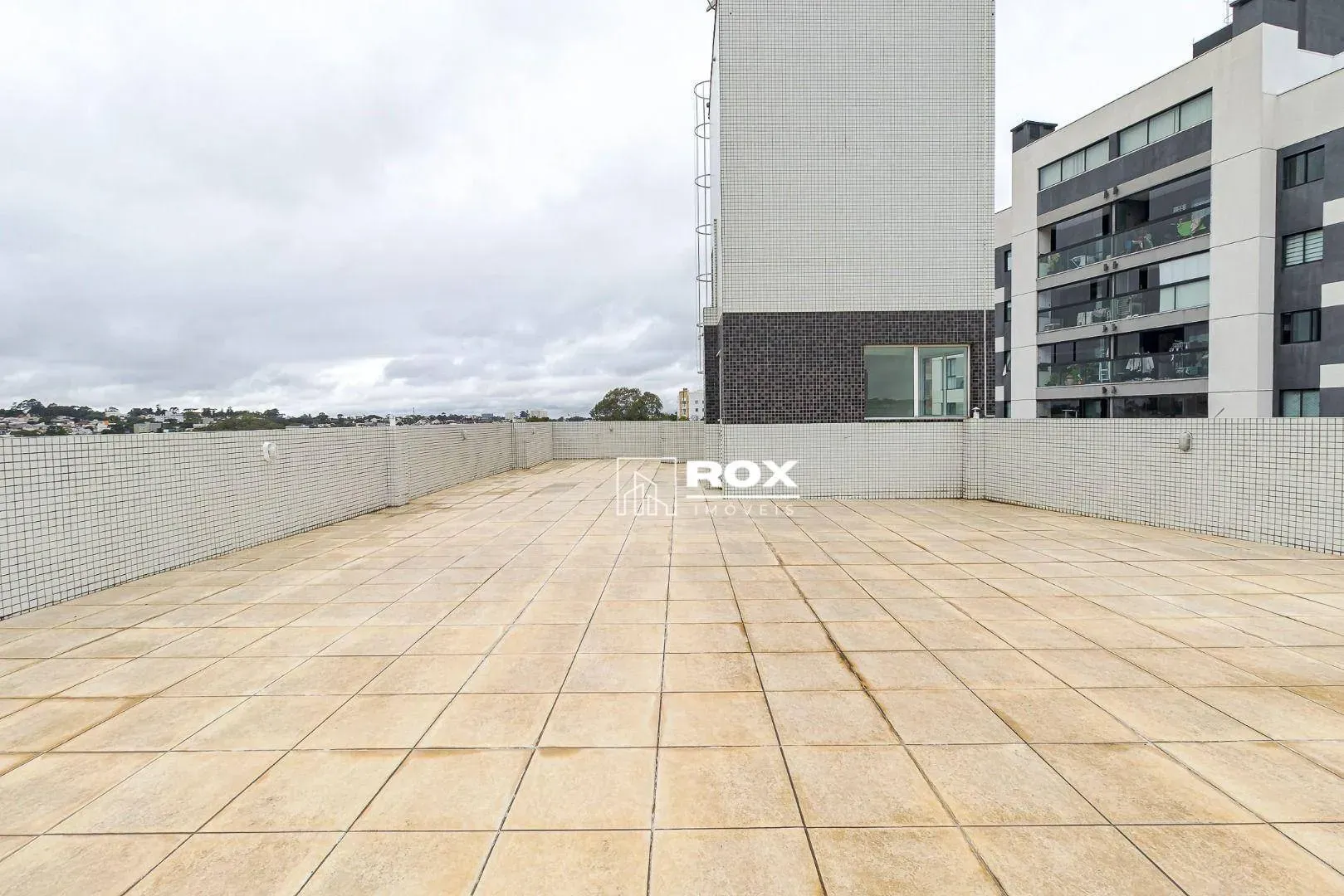 Unfurnished apartment with 2 bedrooms and 99 m² — photo 31