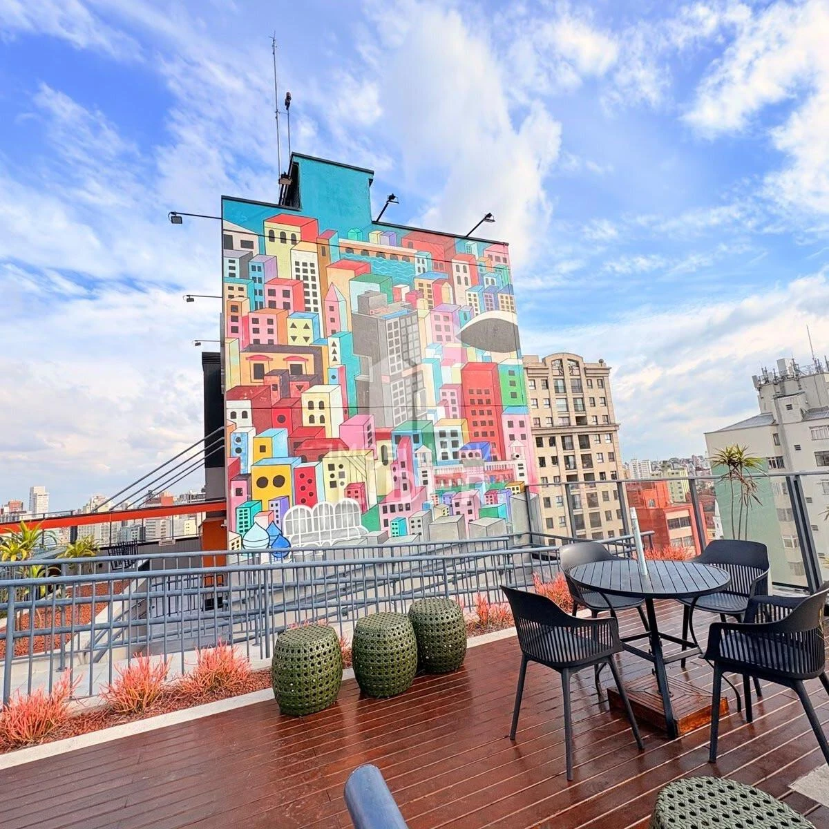 One-bedroom apartment in a building with a coworking space — photo 17