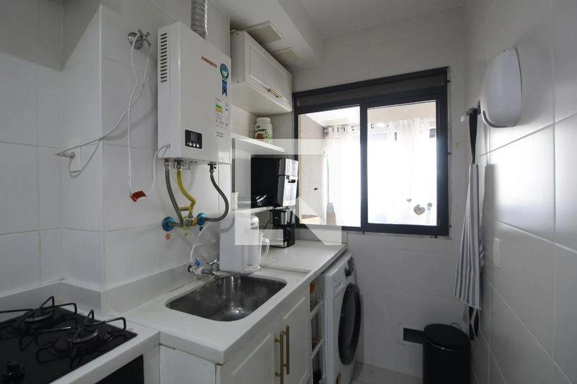 3-bedroom apartment in a building with a gym — photo 7