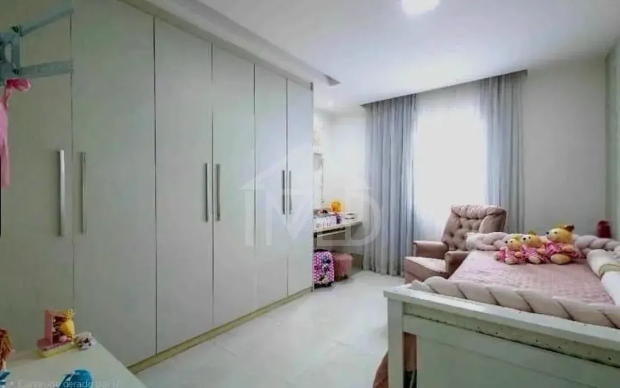 4 quartos e piscina privativa: casa de 310 m² — photo 22