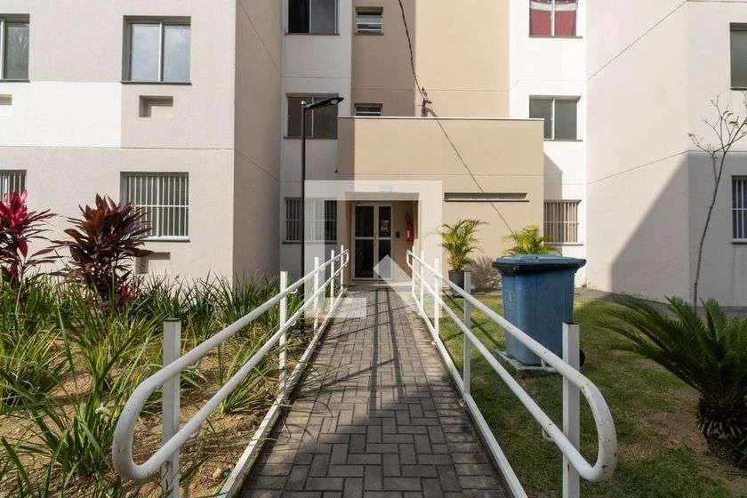 Apartamento de 49 m² com box de vidro no banheiro — photo 10