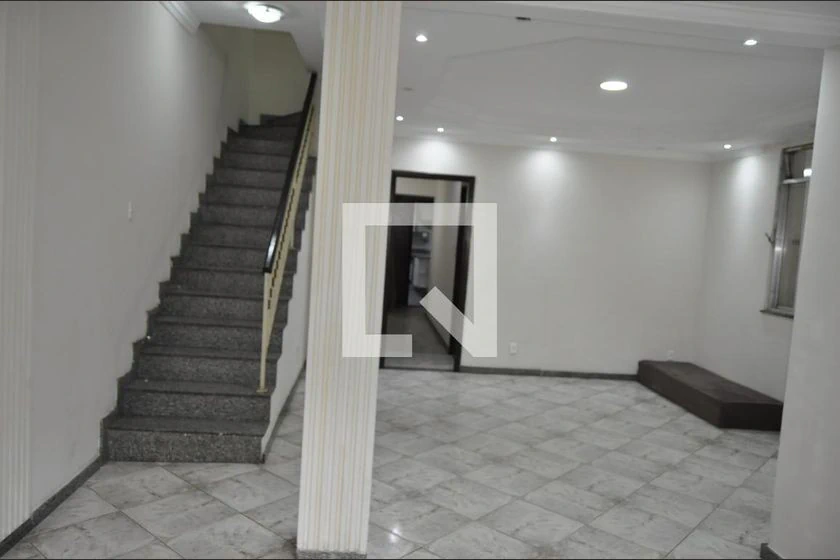 5-bedroom house with 450 m² and a private-use pool — photo 18