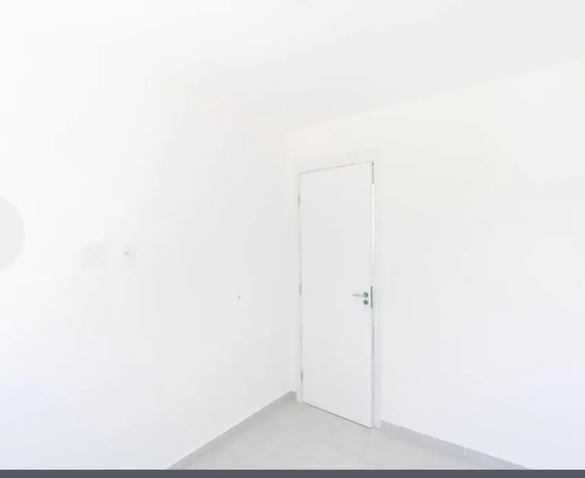 2-bedroom apartment in a building with a gym — photo 4