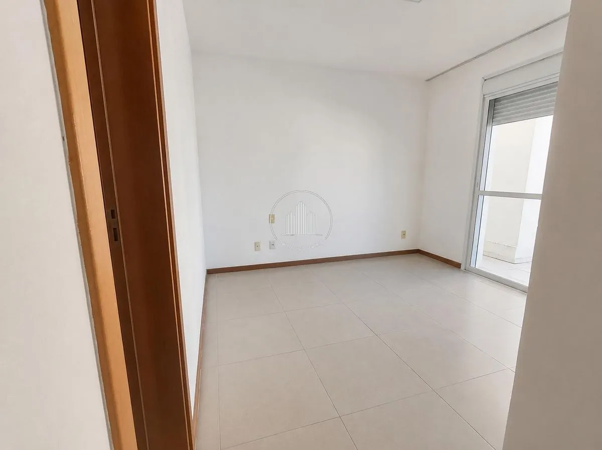 Unfurnished apartment with 3 en-suite bedrooms — photo 19