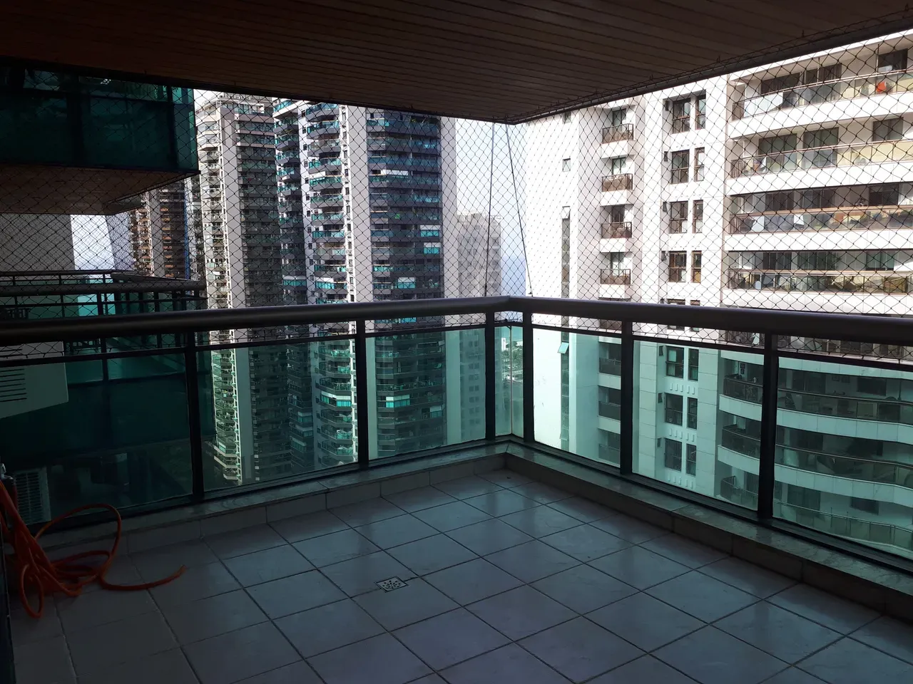 3-bedroom apartment with a bathtub — photo 5