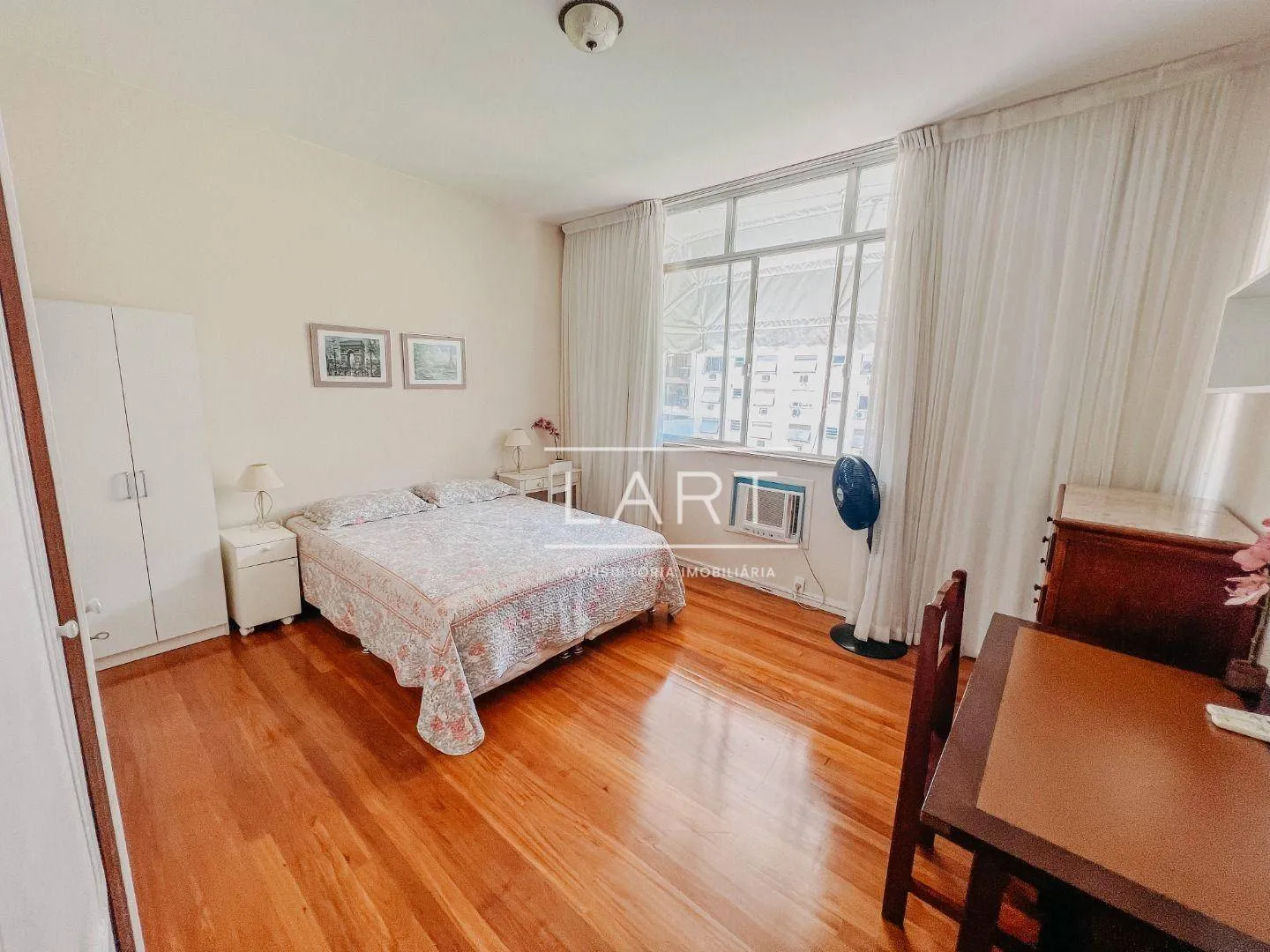 Home office in a 3-bedroom apartment, 160 m² — photo 20