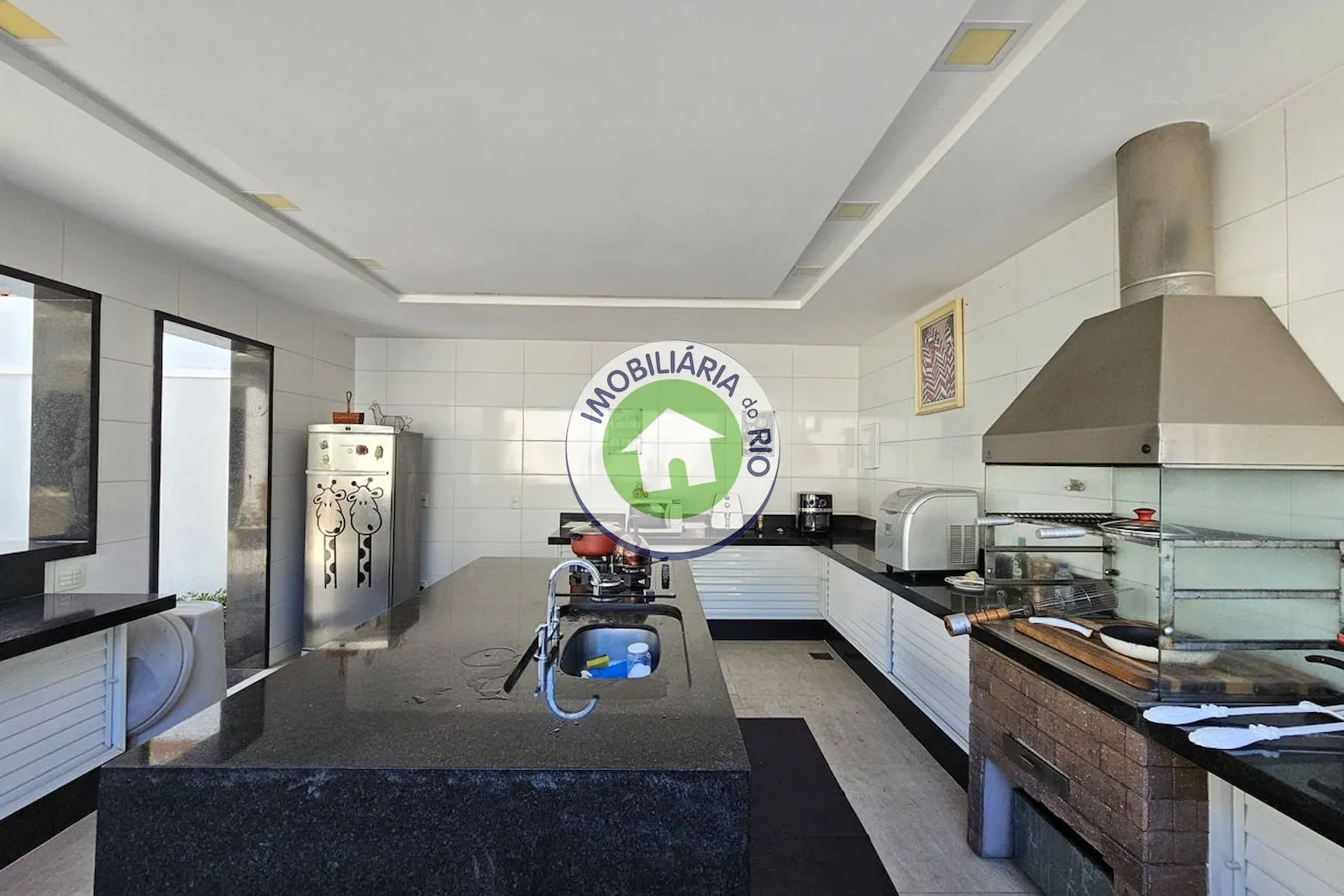Casa com 5 quartos e 5 banheiros, cozinha fechada — photo 7