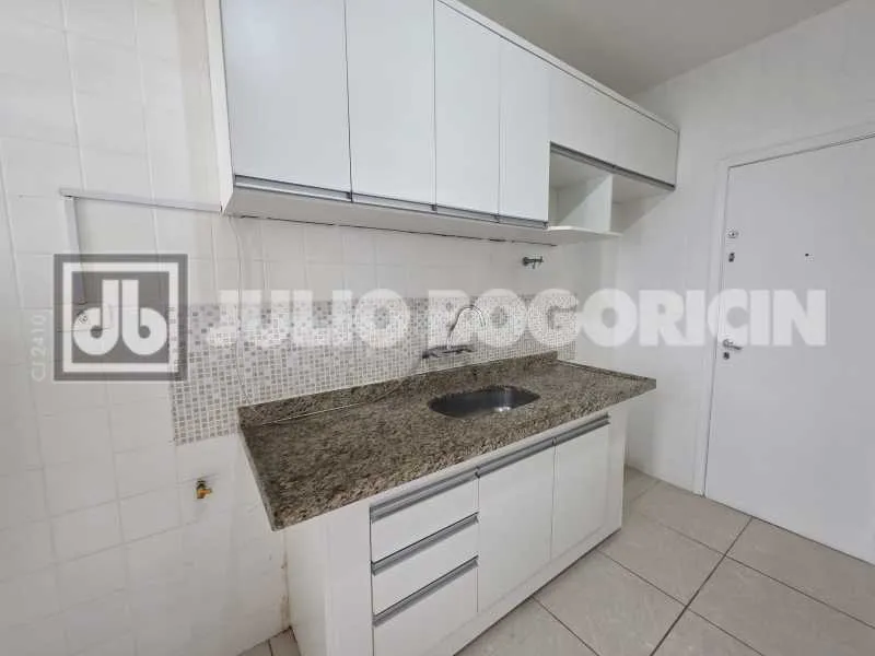 Apartment, 91 m², with wood or laminate floors — photo 13