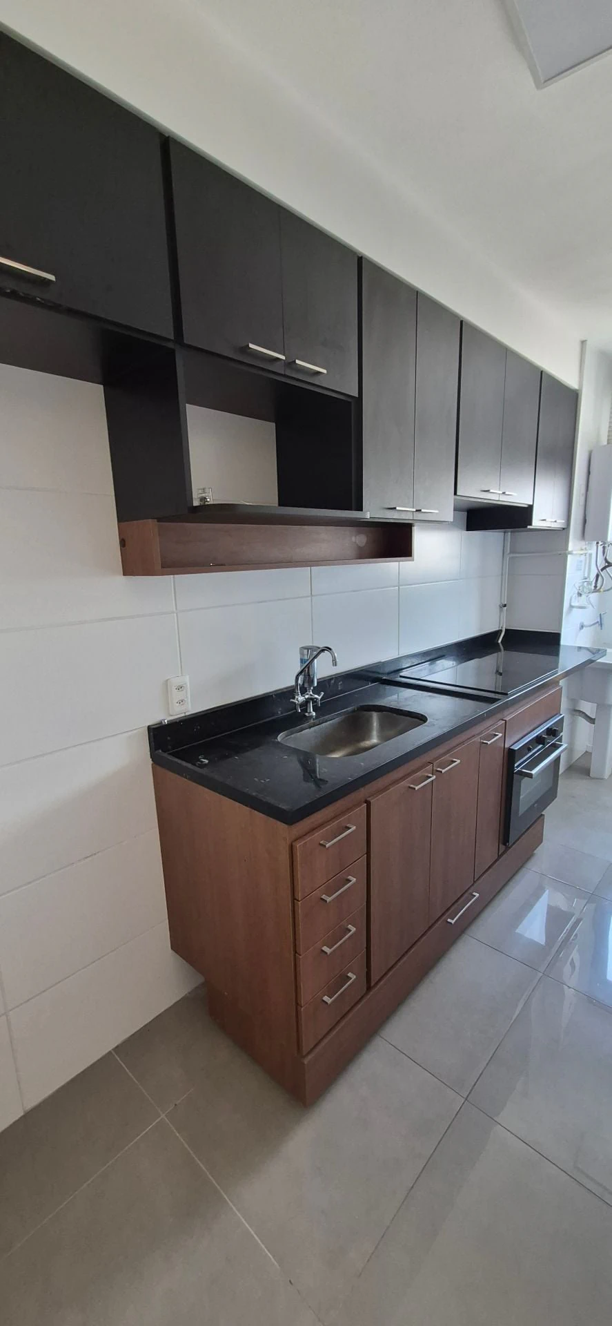 2-bedroom apartment in a building with a gym — photo 2