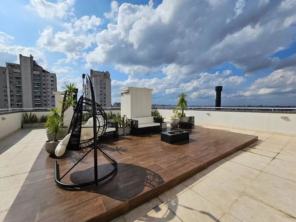 One-bedroom apartment with a grill on the balcony — photo 29