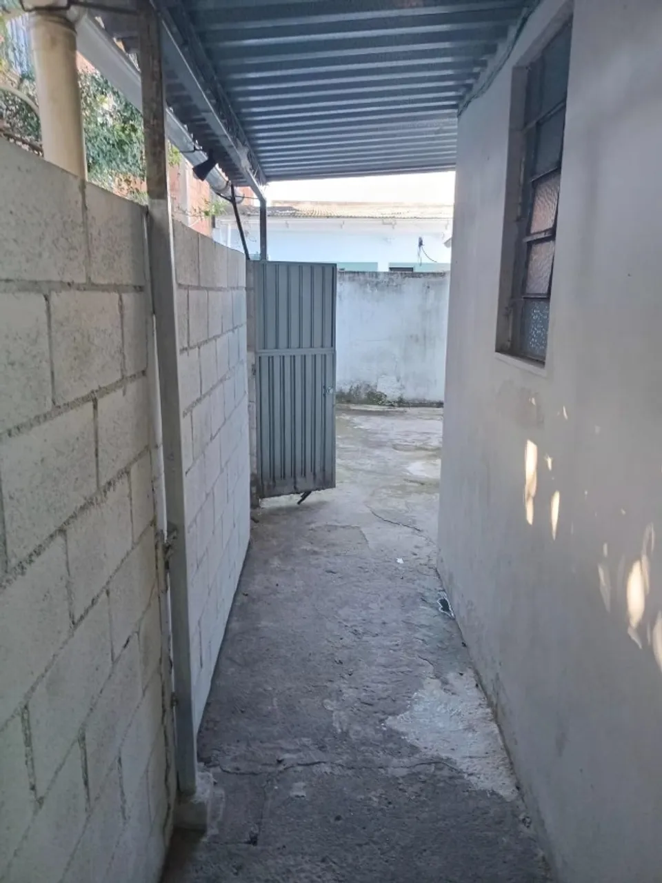 House with a closed kitchen and a gas stove — photo 14