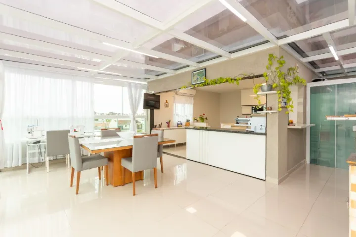 Furnished 3-bedroom apartment with 248 m² and parking — photo 3