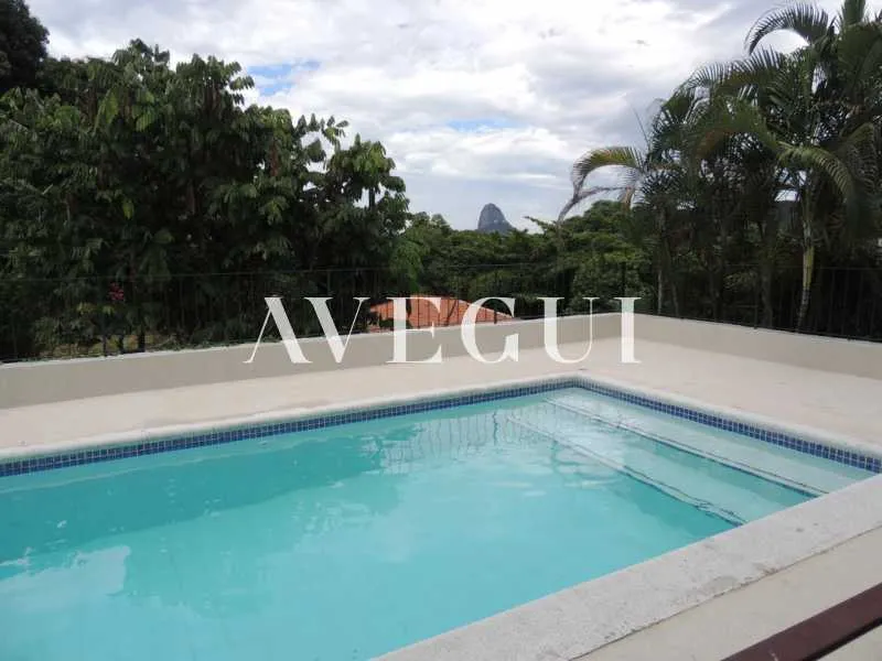 600 m² house with 4 bedrooms and a closed kitchen — photo 24