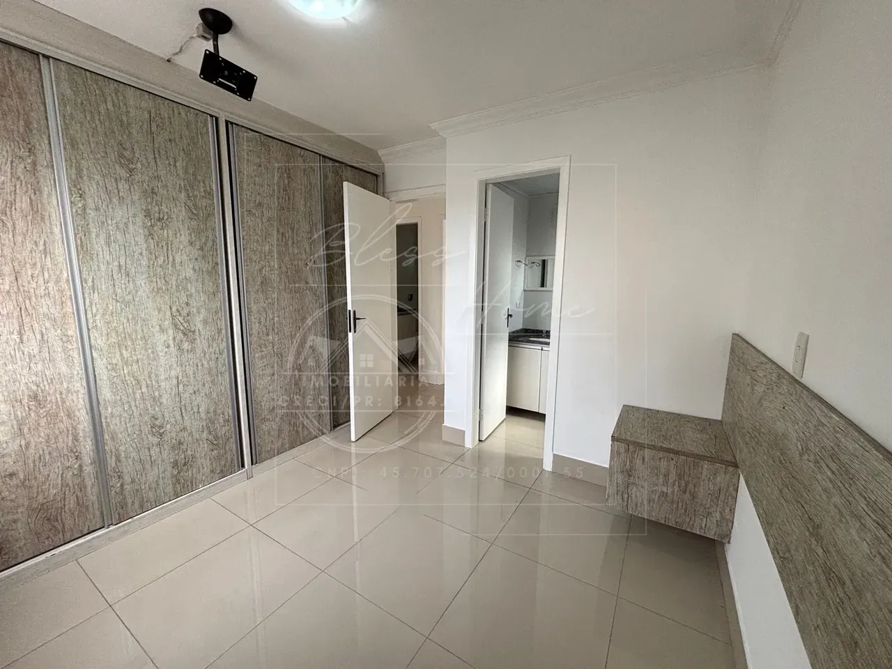 3-bedroom apartment with a closed kitchen and 2 bathrooms — photo 28