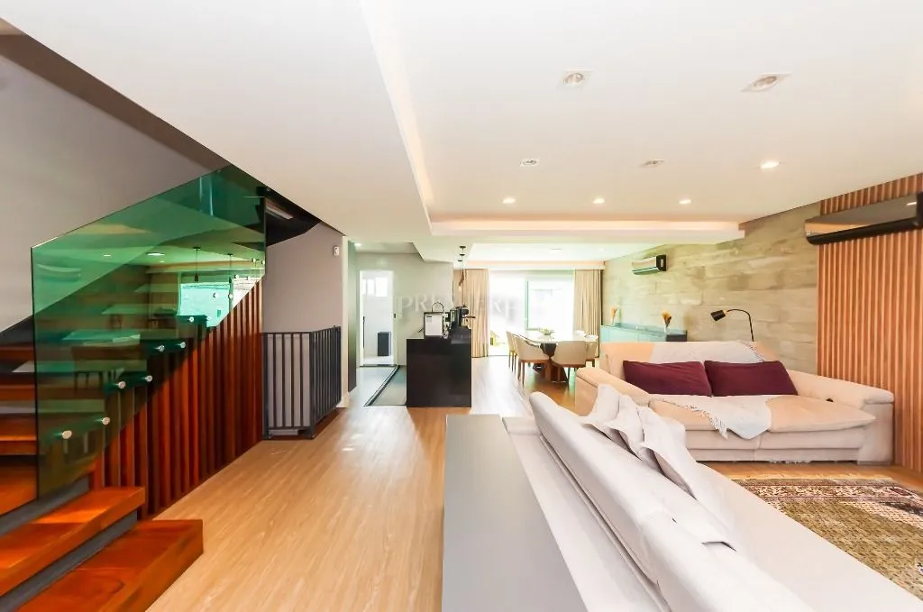 Furnished house with 3 bedrooms and 5 bathrooms