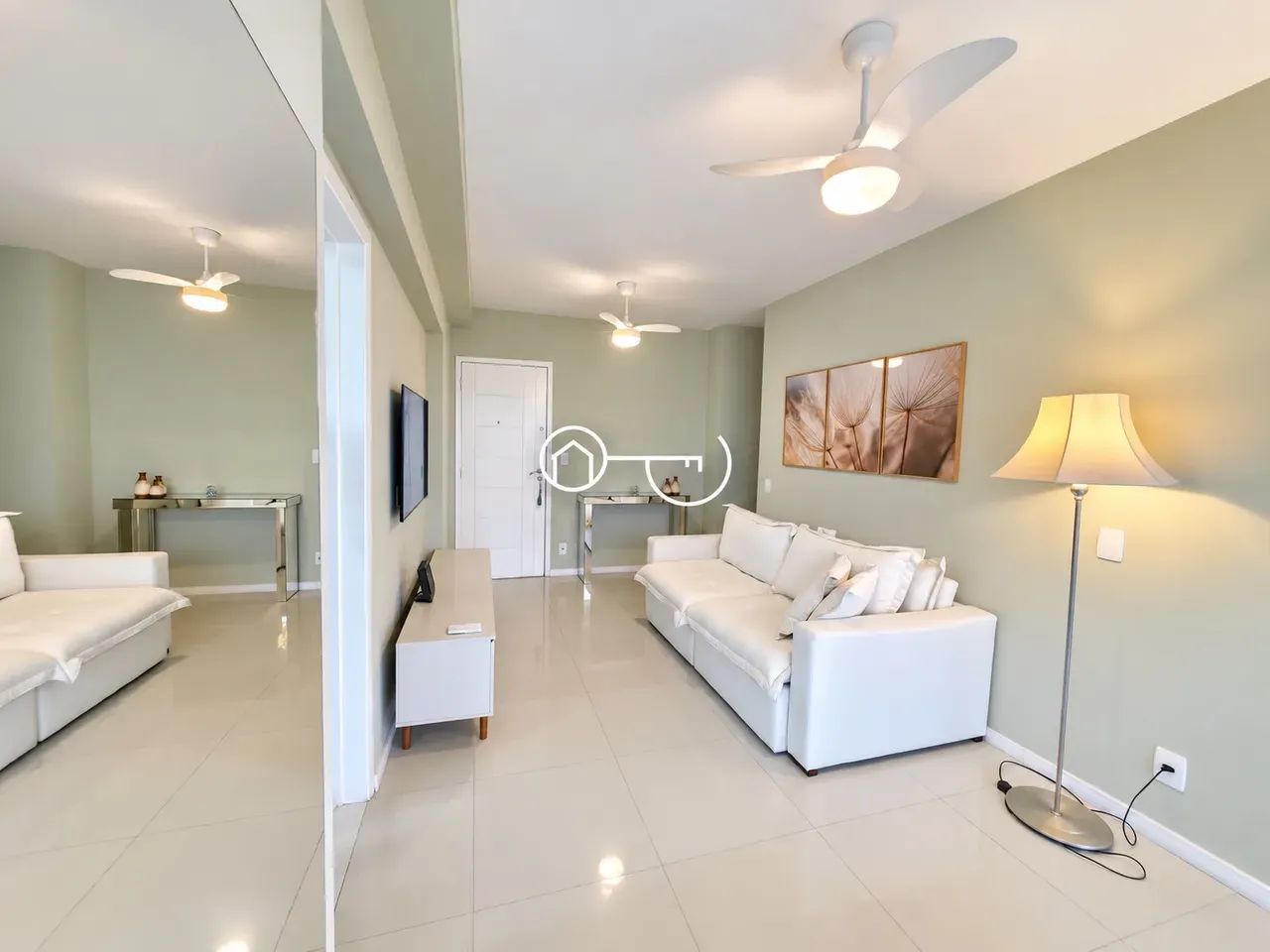 Glass-enclosed balcony in a 2-bedroom apartment, 62 m² — photo 13