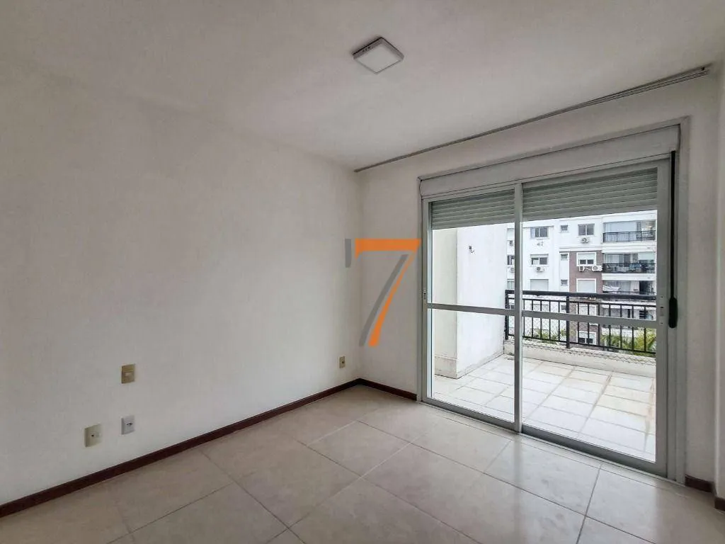Furnished 230 m² apartment with 3 en-suite bedrooms — photo 16