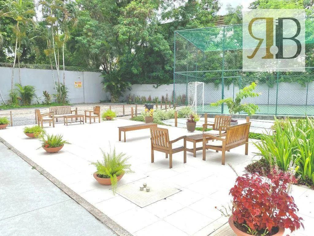 Рабочее место и 4 спальни: квартира 252 м² — photo 61