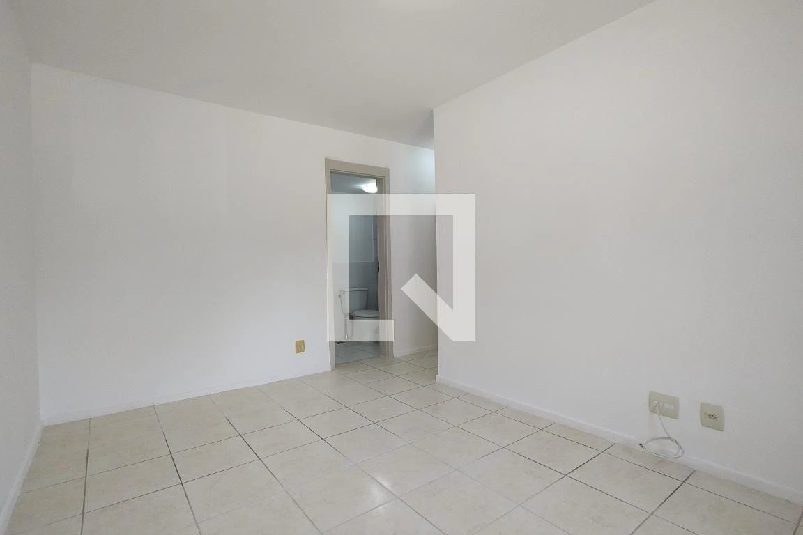 Unfurnished apartment with 3 bedrooms and open kitchen — photo 66