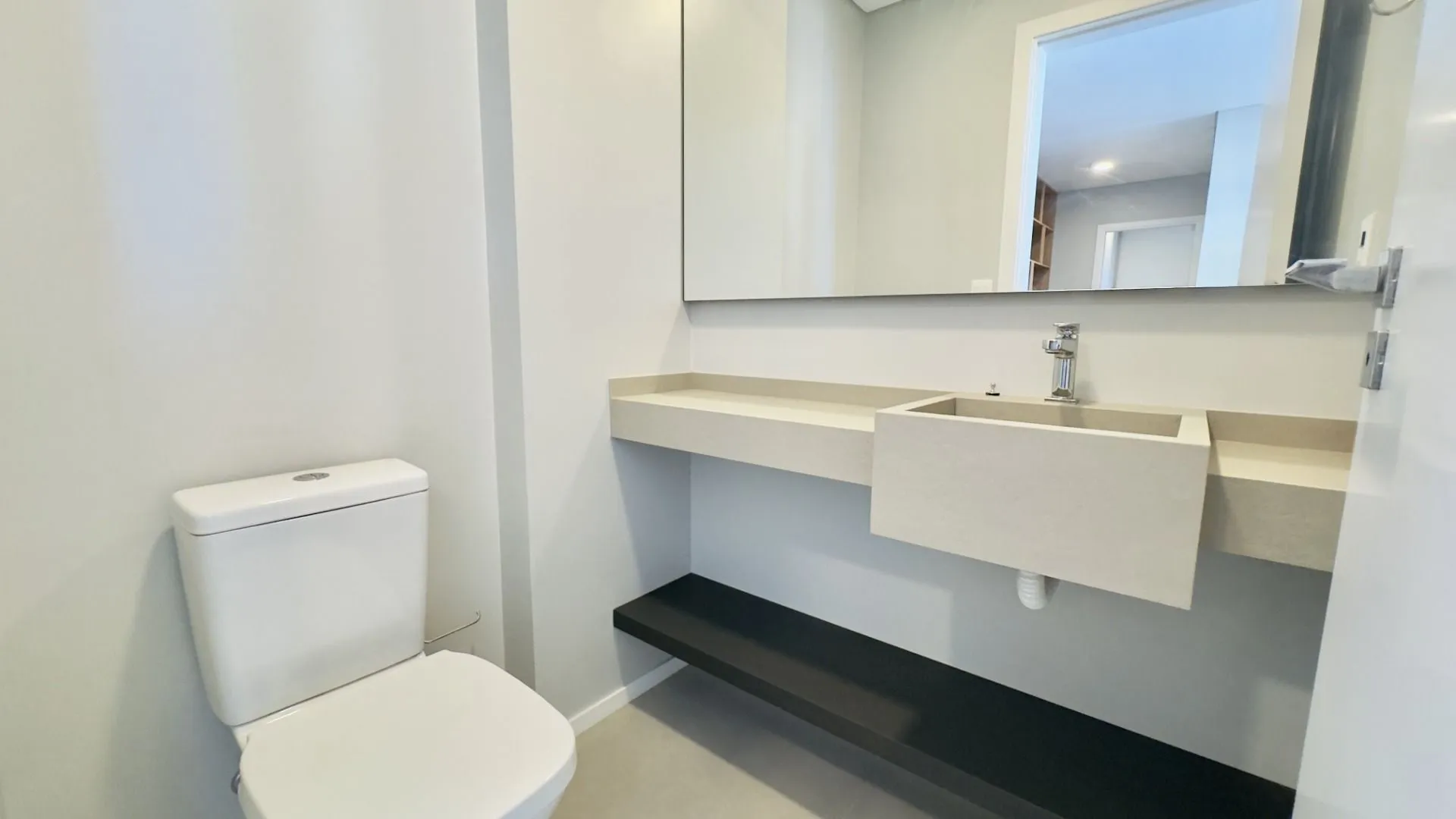 Water view in a 2-bedroom apartment, 110 m² — photo 35