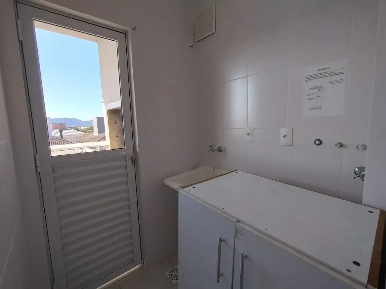 2-bedroom apartment with a washing machine in Florianópolis — photo 12