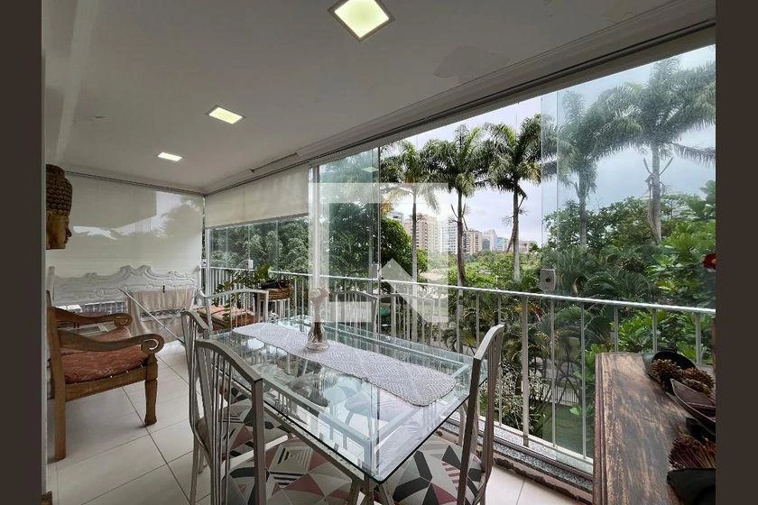 Furnished apartment, 86 m², with a glass-enclosed balcony — photo 4