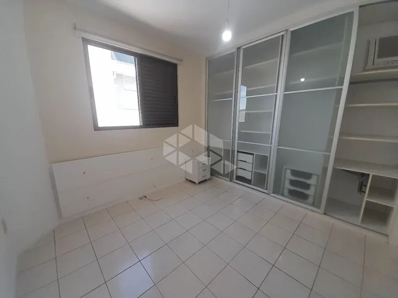 Glass-enclosed balcony in a 2-bedroom apartment, 72 m² — photo 4