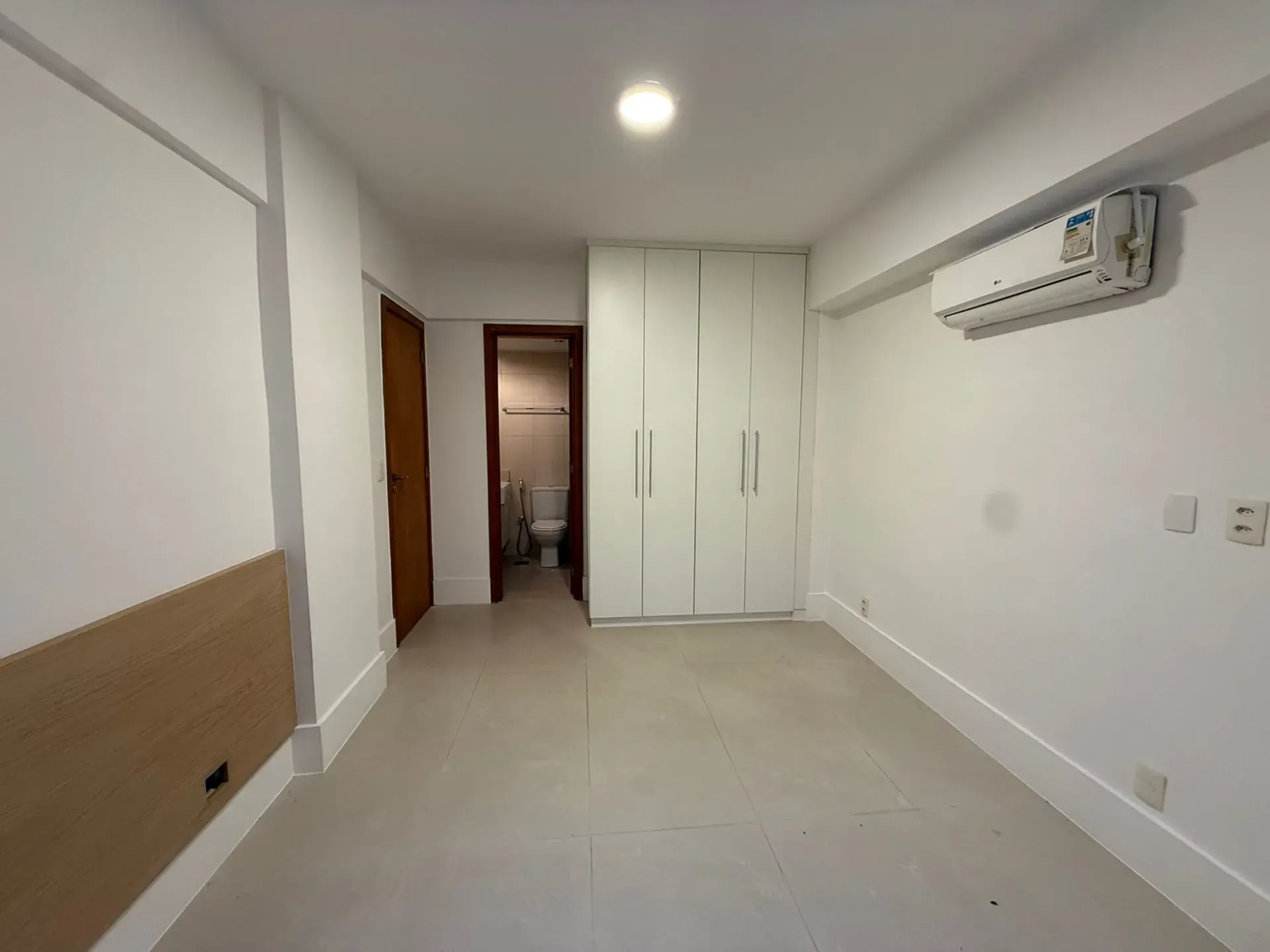 Apartamento com 4 quartos e 5 banheiros, 193 m² — photo 5