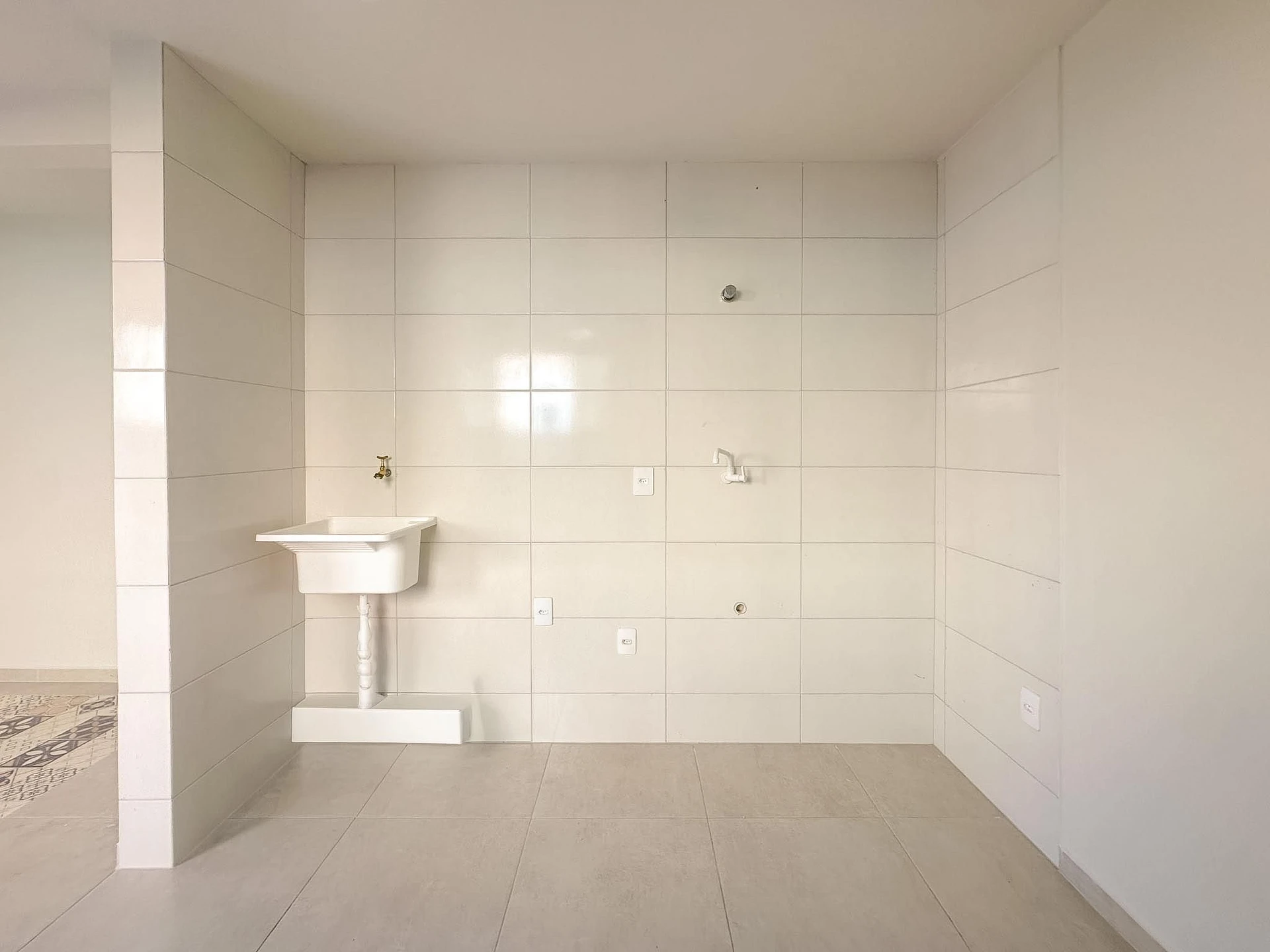 One-bedroom, 30 m² apartment in Florianópolis — photo 4