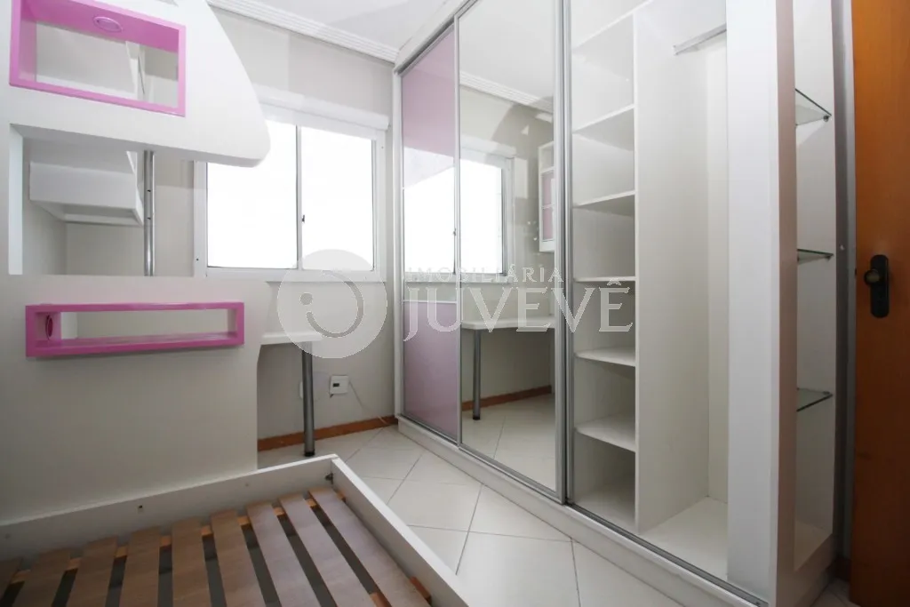 Apartment, 93 m², with a glass-enclosed balcony — photo 16
