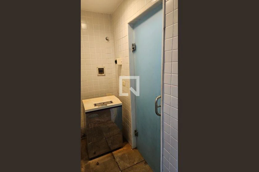 4-bedroom rental apartment with 180 m² of space — photo 2