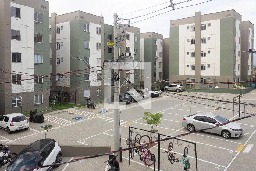 Apartamento de 2 quartos com piso de madeira ou laminado — photo 14
