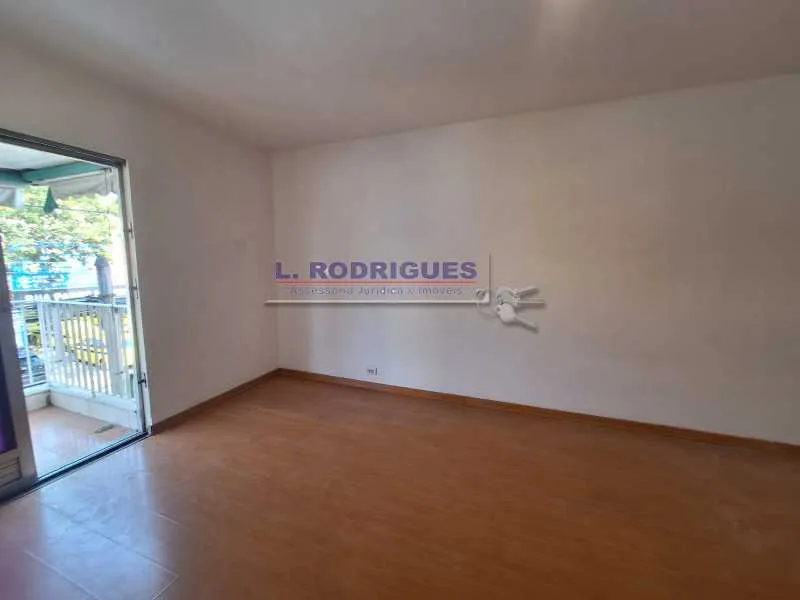 Apartment on the 1st floor with wood or laminate floors — photo 8
