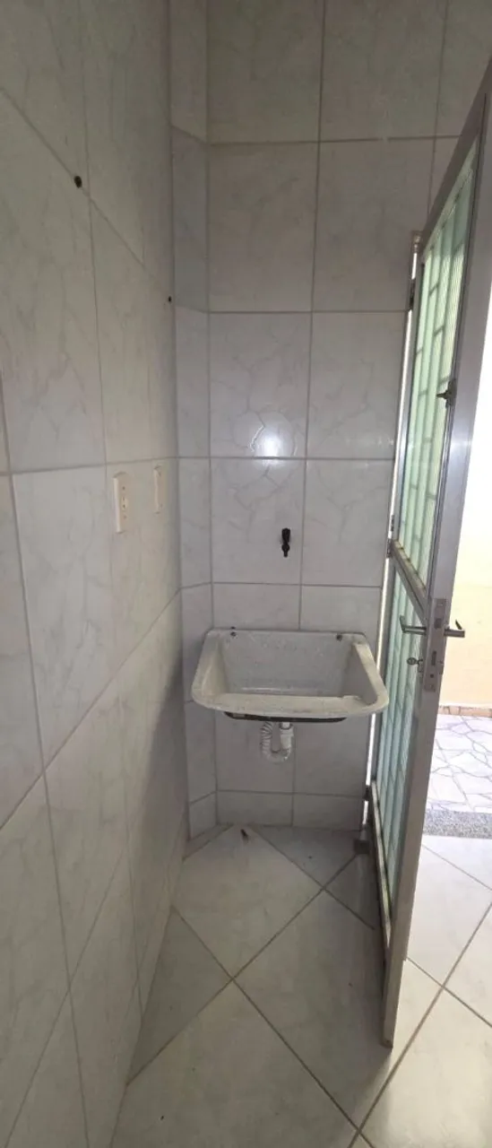 Unfurnished house with laundry area and 1 bedroom — photo 4